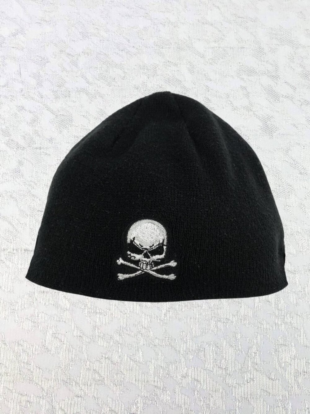 Pugs Gear Black Knit Beanie White Skull-and-Crossbones Logo Unisex OS